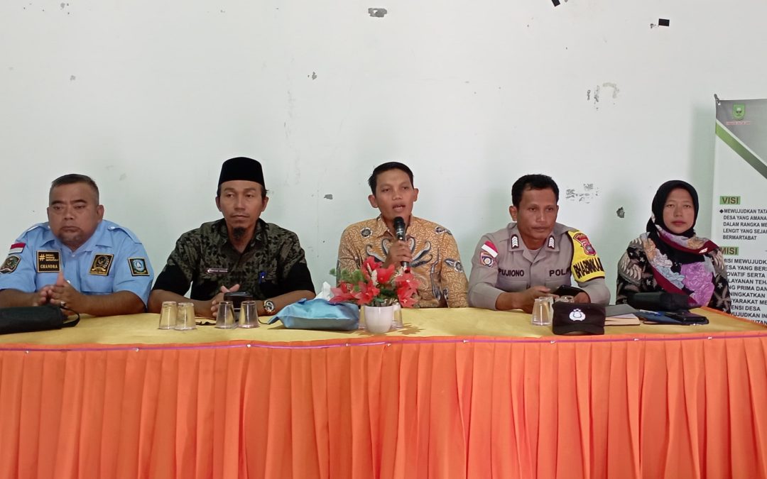 Pemdes Air Lengit menyalurkan insentif kader