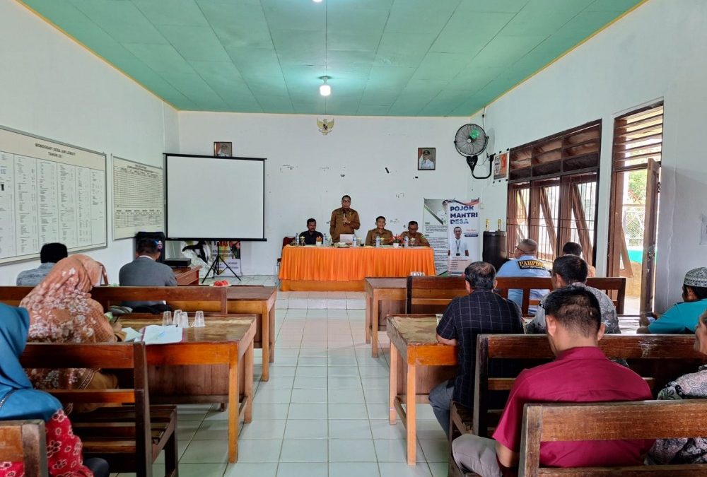 Rapat rutin bulanan Aparatur Desa